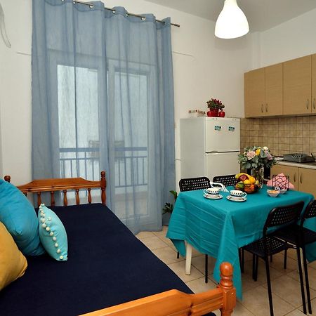 Maria Konstantinidis Apartments 네아 포티데아 외부 사진