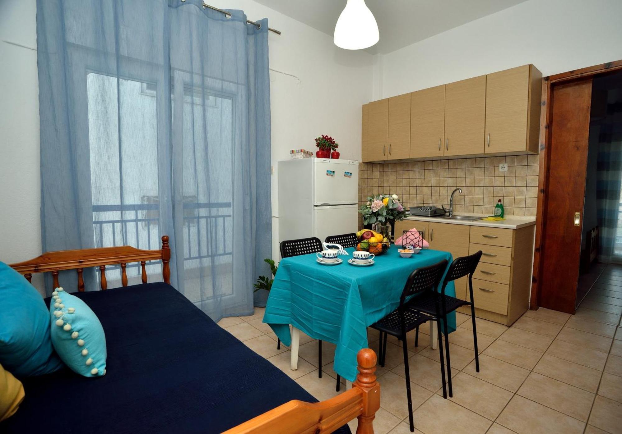 Maria Konstantinidis Apartments 네아 포티데아 외부 사진