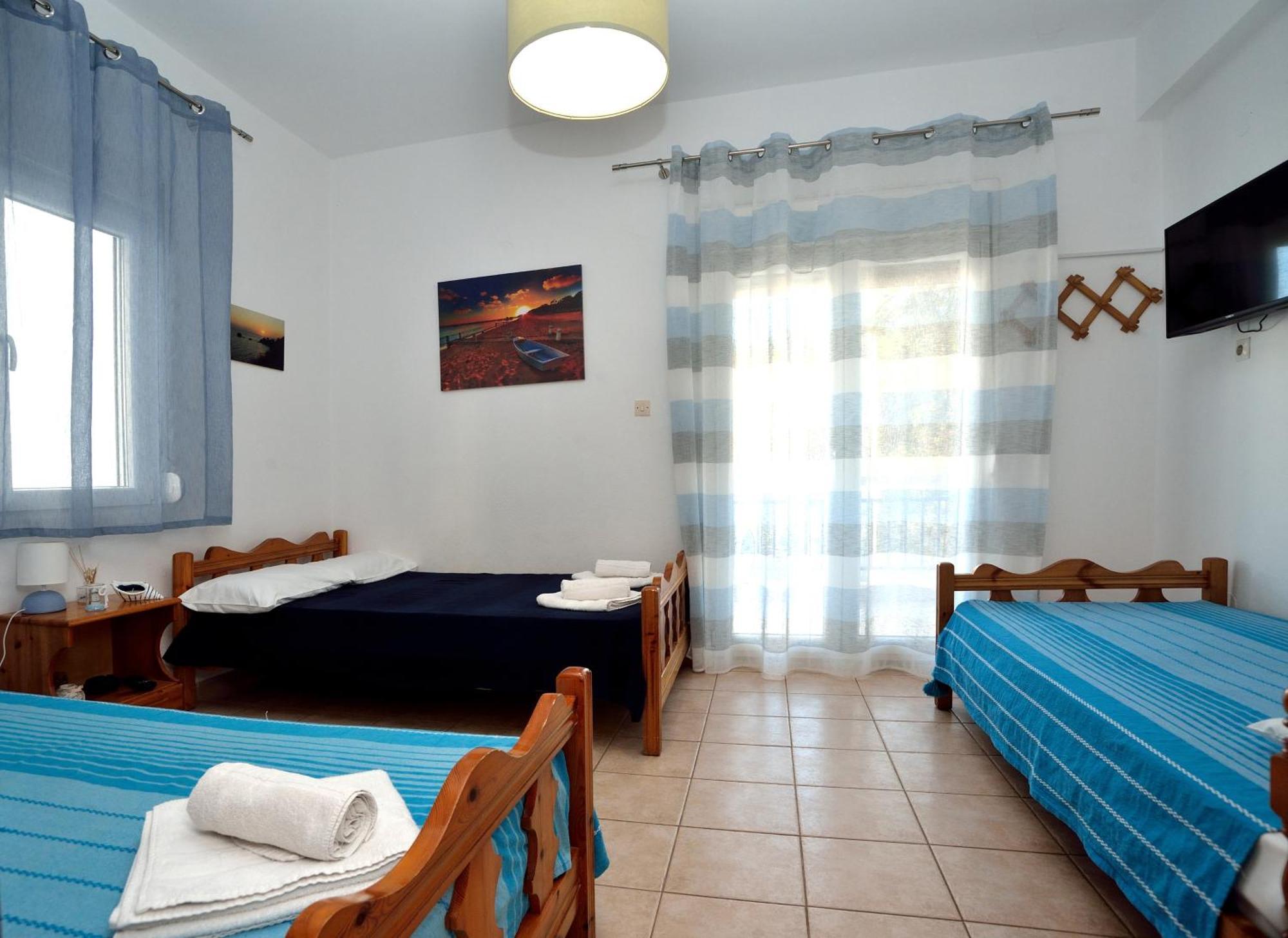 Maria Konstantinidis Apartments 네아 포티데아 외부 사진